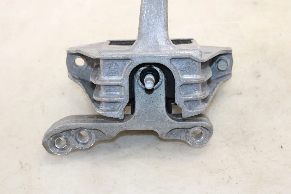 2019-2022 Hyundai Veloster N Right Engine Mount 21810-S0100 OEM LF44 - Image 3 of 4