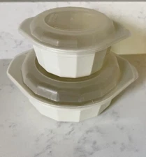 Set 2 Anchor Hocking Heat Freeze Serve Microwave Bowls Dishes w Lids Med + Small