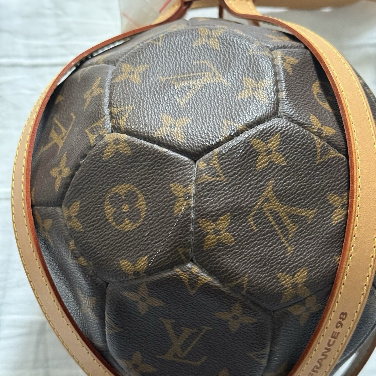 激レア！Louis Vuitton モノグラムサッカーボール ワールドカップ98 Louis Vuitton Monogram 1998 World Cup Memorial Soccer Ball