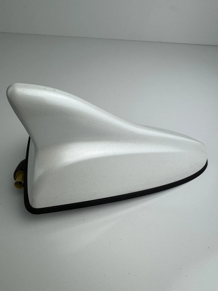 Hyundai AZERA 2013 ANTENA ALETA DE TIBURÓN BLANCA 96210-3V600WHC OEM 11 12 13 14 Foto 4 de 4