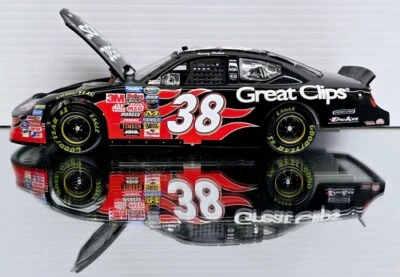 KASEY KAHNE 2005 GREAT CLIPS 1/24 RCCA CLUB CAR DIECAST - Picture 2 of 6