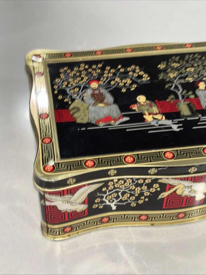 Vintage Collectible Litho Art Deco Storage Tin Tea Box Geisha Florals Cranes - Image 3 of 4