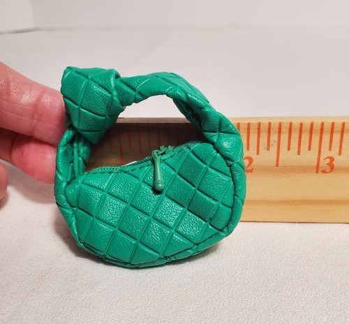 Lote MINIATURA de Muñeca Barbie Portador de Mascotas Zuru Un Nudo Bolso de Mano Pigsley Playdoh - Imagen 7 de 10