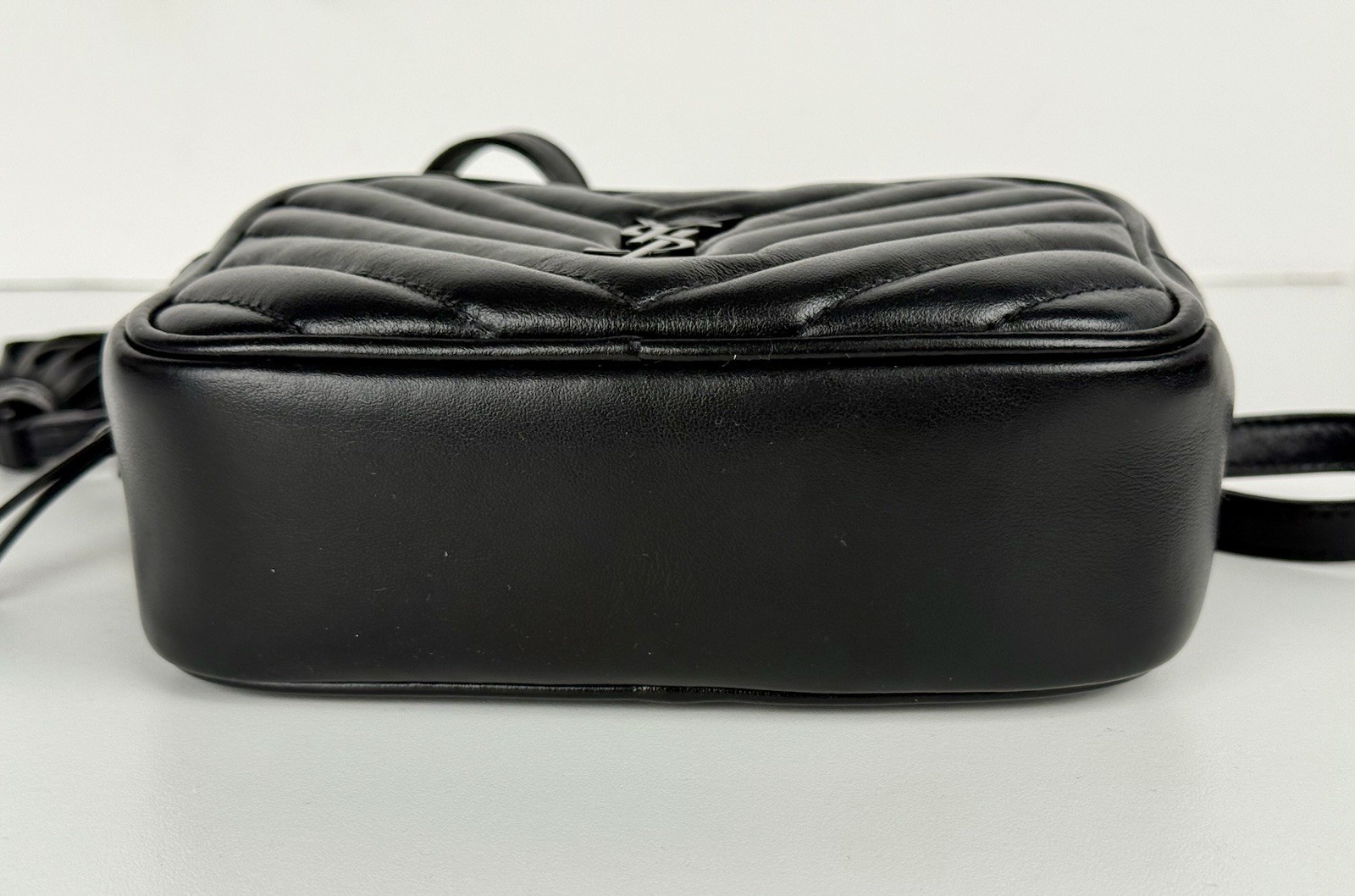 Borsa per fotocamera Saint Laurent Loulou in pelle trapuntata nera