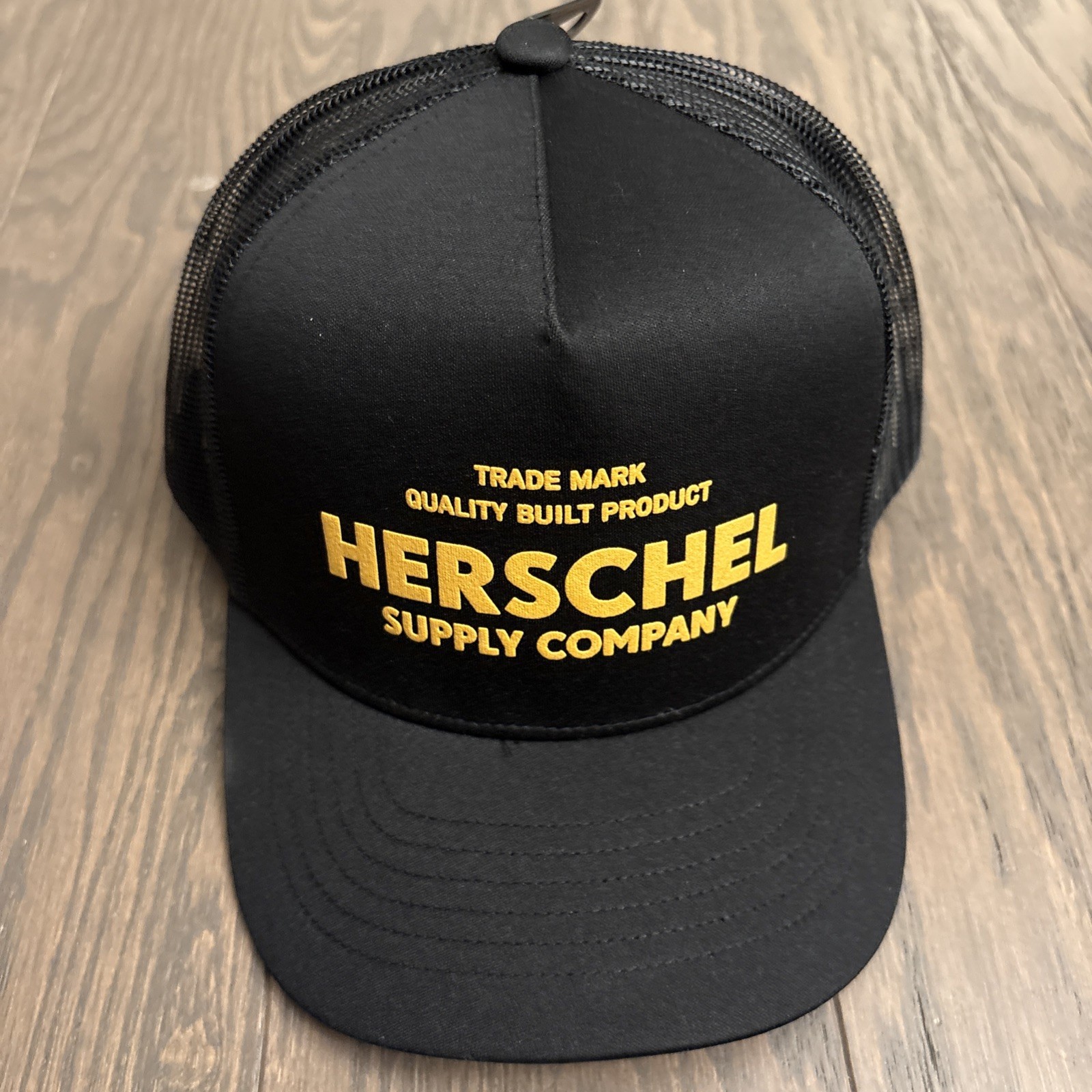 Herschel Supply Co. Whaler Mesh Trucker Black  Noir Hat Cap Adjustable OSFA NWT