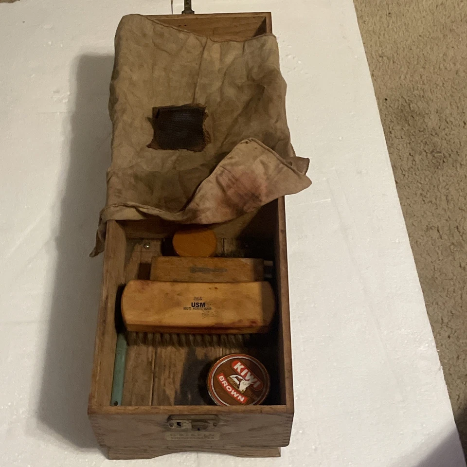 Caja de madera para brillar zapatos Griffin Shinemaster vintage caddie y accesorios Foto 3 de 4