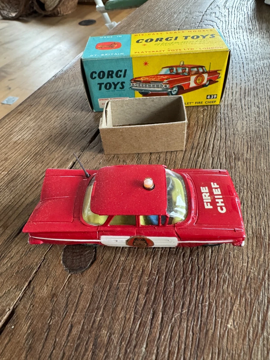 QUATRE véhicules CORGI dans leur boîte dont :... - Lot 201 - Eve