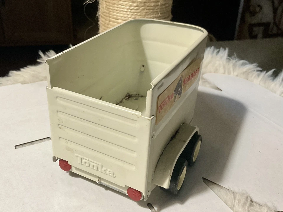 Remolque para caballos Tonka #52620 establos acero prensado 6" largo ~ De colección Foto 2 de 4