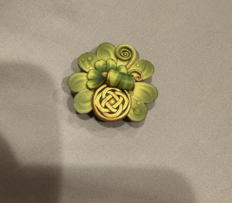 Claybykim Needleminder Lucky Clover Leaf