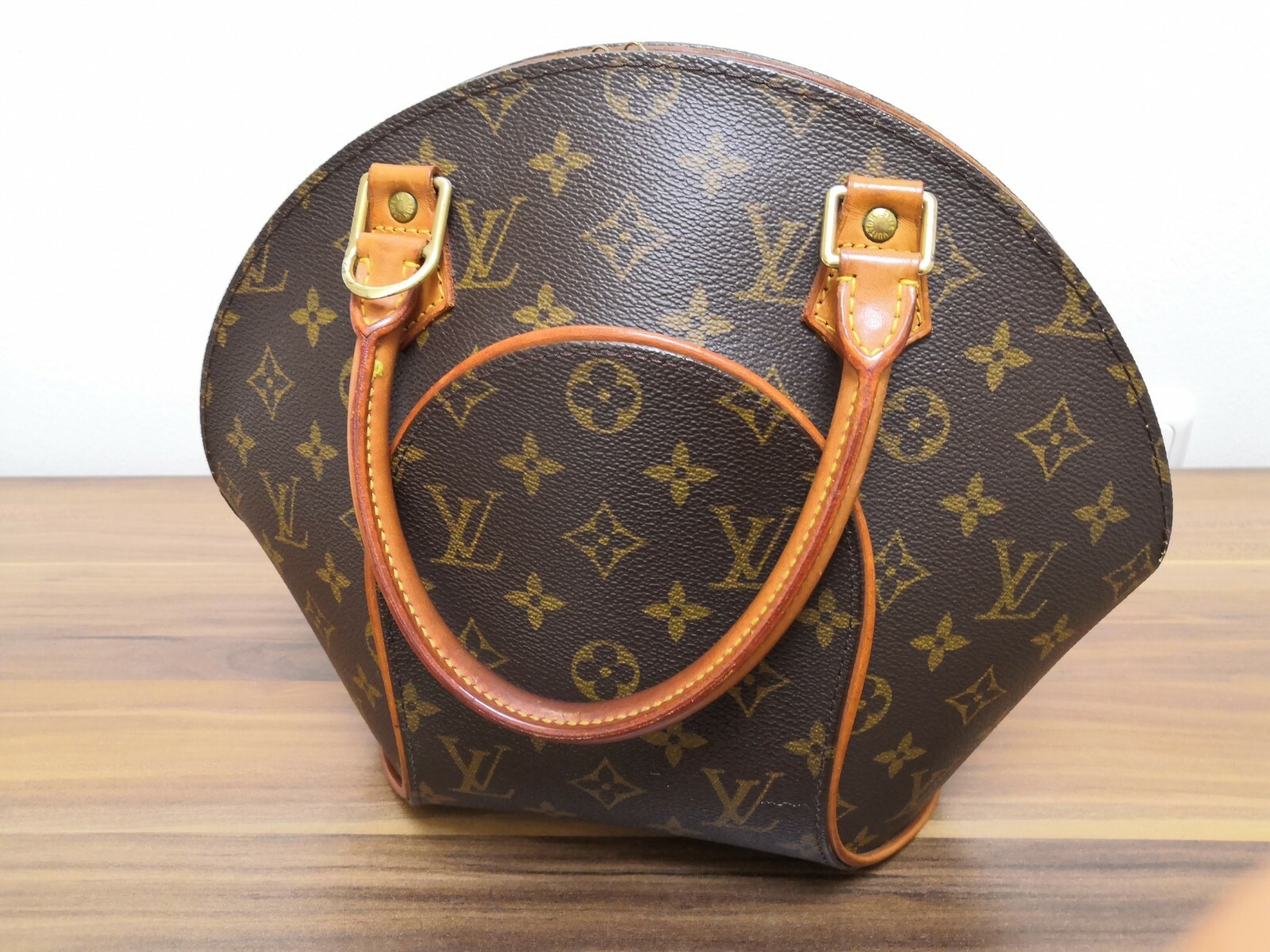 louis vuitton ellipse date code