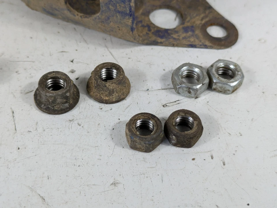 Yamaha TTR125L TTR125 TTR 125 L Motor Mounts Bolts Brackets - Image 3 of 4