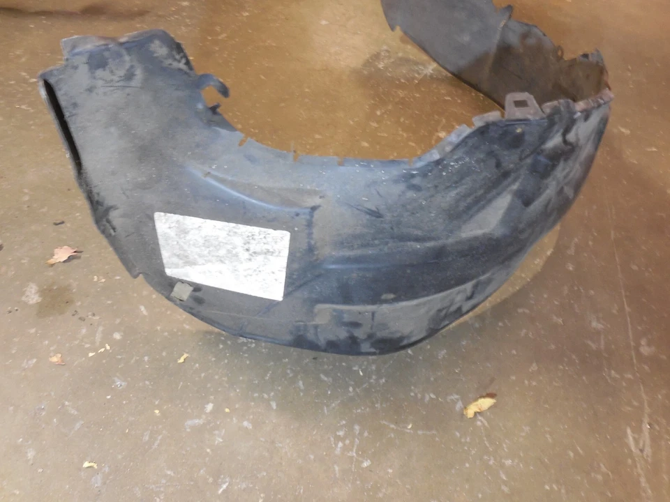 Forro de arco de roda dianteira direita Splash 1078840335 80-891 Mercedes Benz 380SL 560SL - Imagem 2 de 4