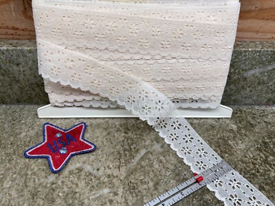 BTY---VINTAGE NOS 2   WIDE BEAUTIFUL CREAM EYELET LACE TRIM EDGING BORDER