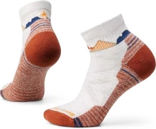 Smartwool Women's Hike Light Cushion Clear Canyon Pattern Ankle Socks, Large