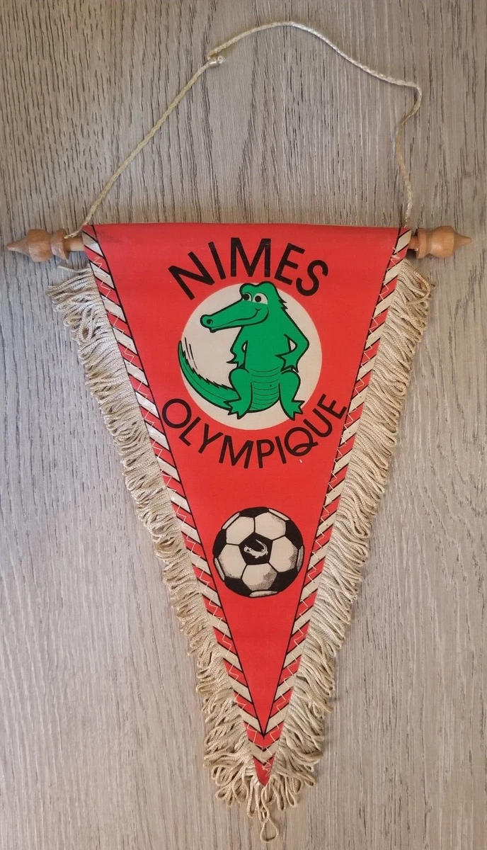 Fanion Vintage Nîmes Olympique – Collection Football Français D’avant 2000