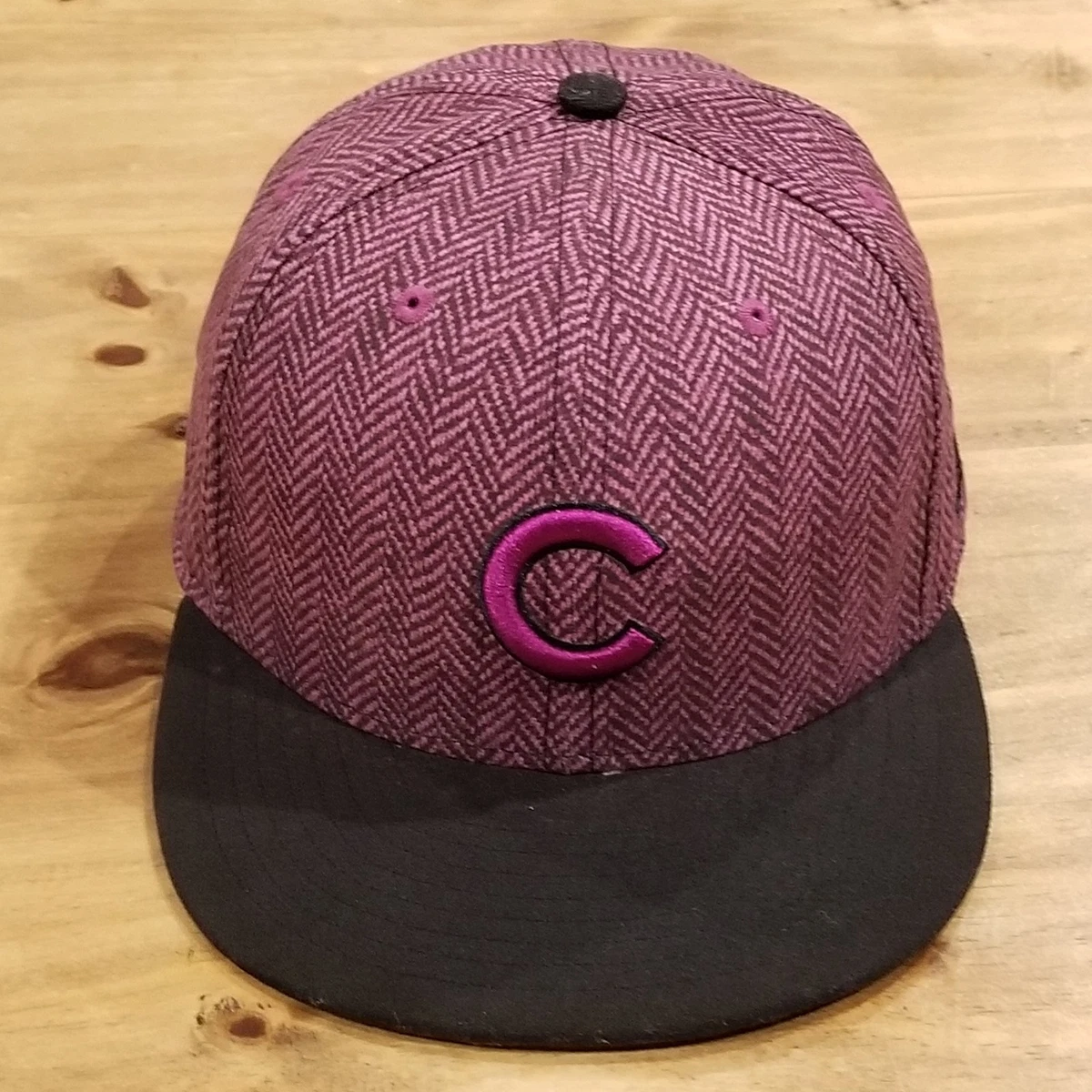 Preços baixos em Tamanho New Era 7 1/2 Chicago Cubs Roupas e
