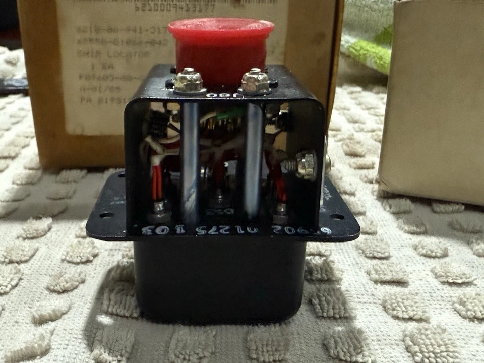 LOCALIZADOR DE CHIPS SIKORSKY 65550-01066-042 NUEVO EXCEDENTE Foto 3 de 4