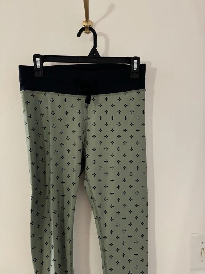 Sarah’s Day X White Fox Boutique Active Verde Estampado Pantalones/Leggings Talla L Foto 3 de 4
