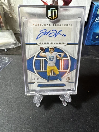 2021 Panini National Treasures - Signatures Justin Herbert #S-JH Gold /49
