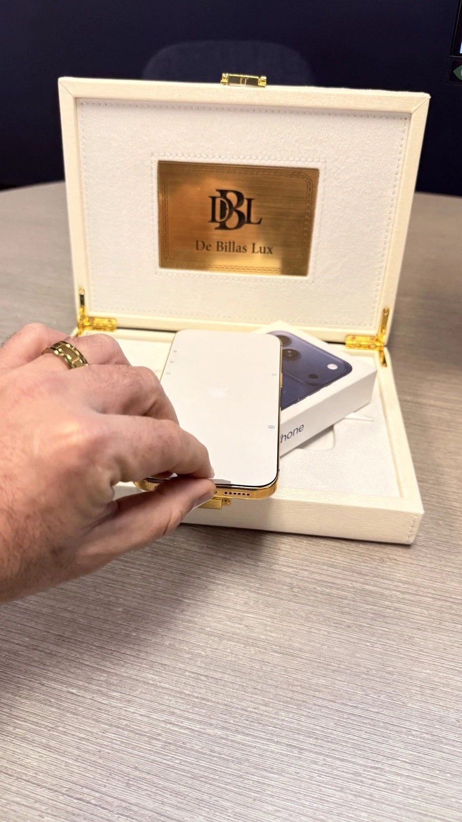 Custom 24K Gold iPhone 17 Pro Max 2TB — Diamond Engraved, Unlocked thumbnail 8