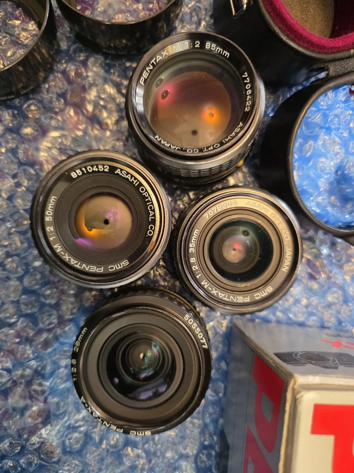 Pentax k1000 camera body new boxed, 4 pentax lenses 85mm, 28mm, 35mm + 50mm - Image 2 of 4