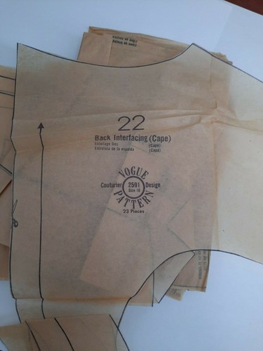 Fab! Vintage Vogue Couturier Design ~ Fabiani ~ Cape & Pantsuit Misses Size 10 - Picture 12 of 12