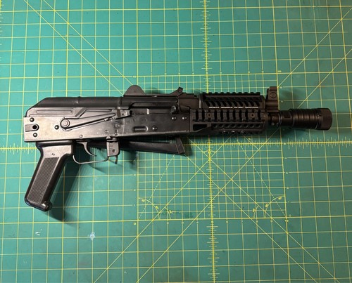 GHK AKS 74U V2 Gas Blowback Airsoft Replica with Upgraded and spare parts. - Picture 3 of 21
