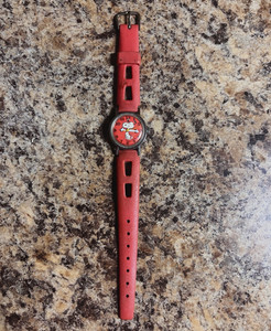 Snoopy Peanuts Unisex Kids Analog Wristwatch Red Dial/Plastic Strap Silver Case