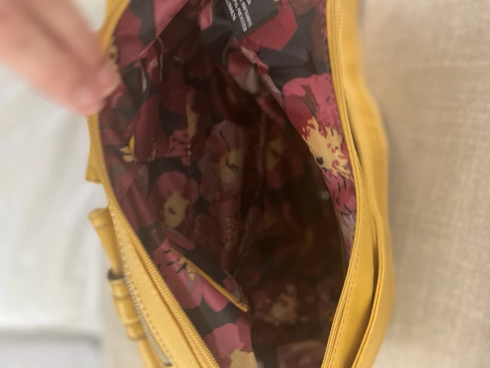 liz Claiborne Vintage Faux Leather Yellow Purse, Floral Print Interior Fabric. - Image 3 of 4