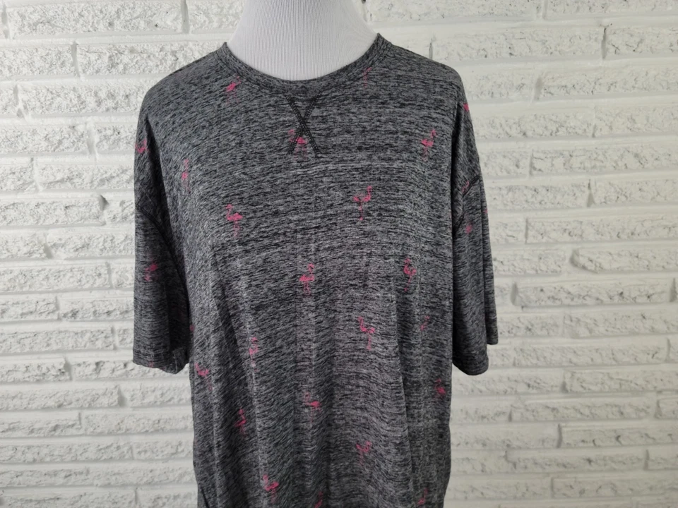 Camisa Ditch Plains Ricky Singh Para Hombres 4X Camiseta Flamencos Gris Manga Corta Algodón Foto 3 de 4