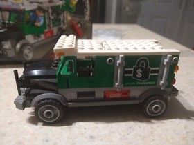 Lego Marvel 76015 Doc Ock Truck Heist  complete  