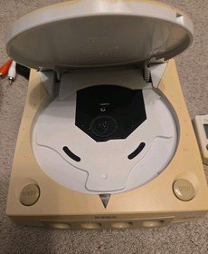 Sega Dreamcast Console with 2 Controllers, VMU, 7 Games, Including Manuals