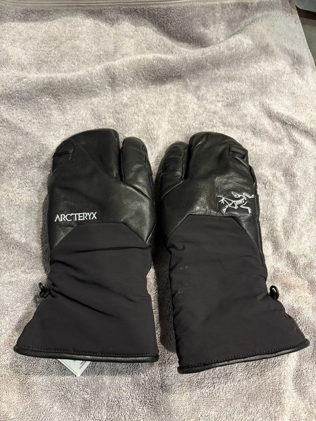 Arc'teryx Sabre Index Mittens Mens Size Large Goretex