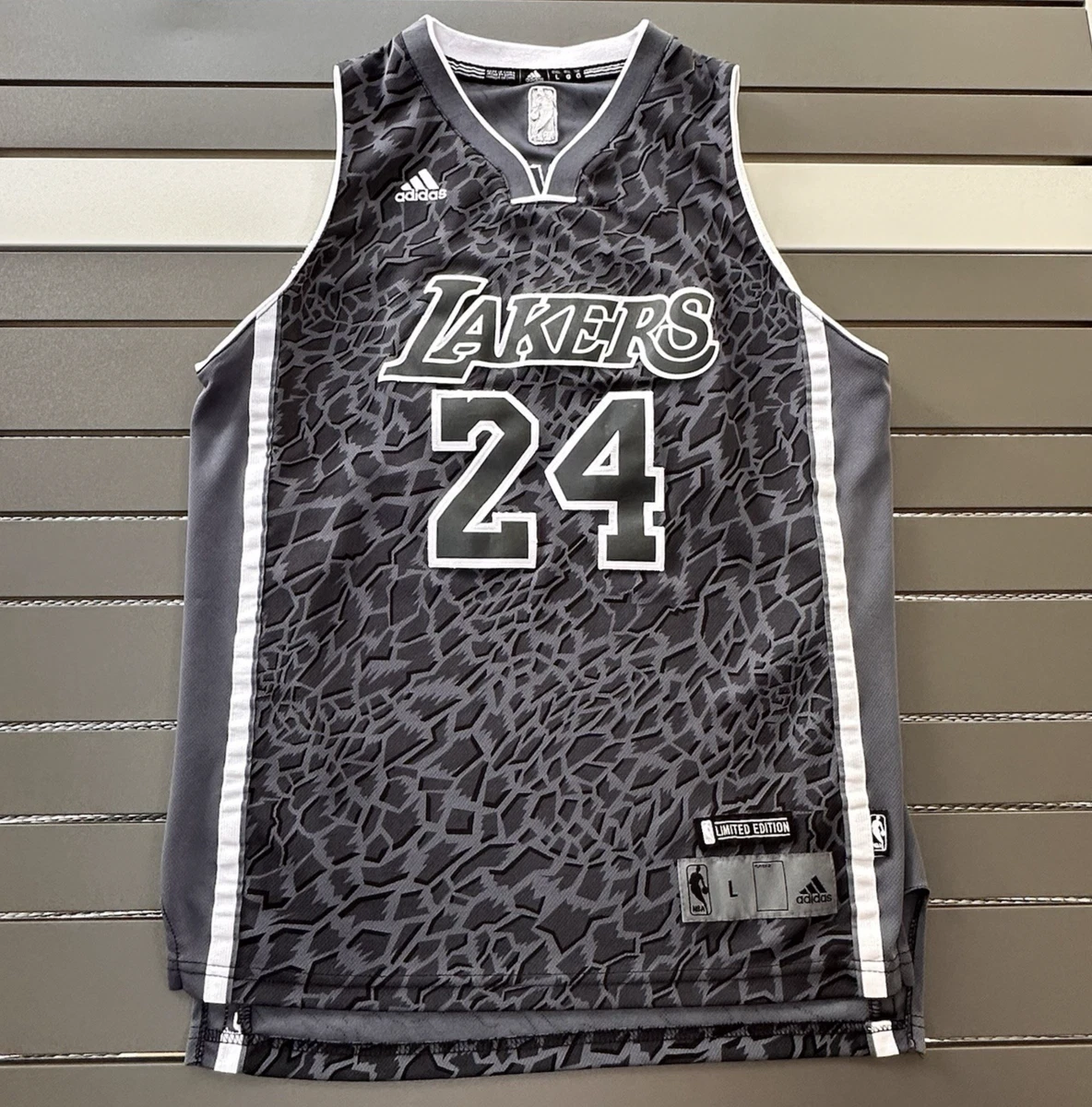 Preços baixos em Adidas Unissex para crianças Los Angeles Lakers