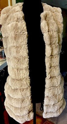 Amisu Belted Faux Fur Luxury Vest Beige/Gold Womens Sz EU 36 US 6 W/Pockets