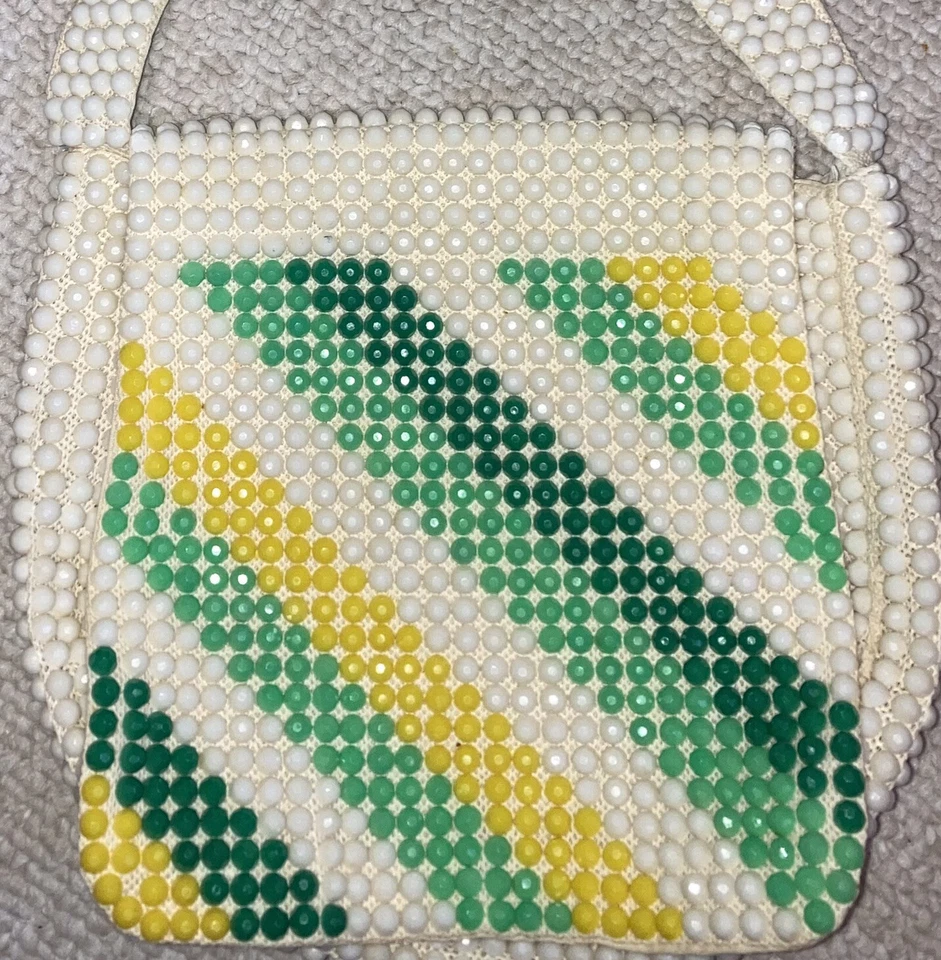 Bolso de mano vintage de plástico blanco con cuentas facetadas verdes amarillas años 50 Foto 2 de 4