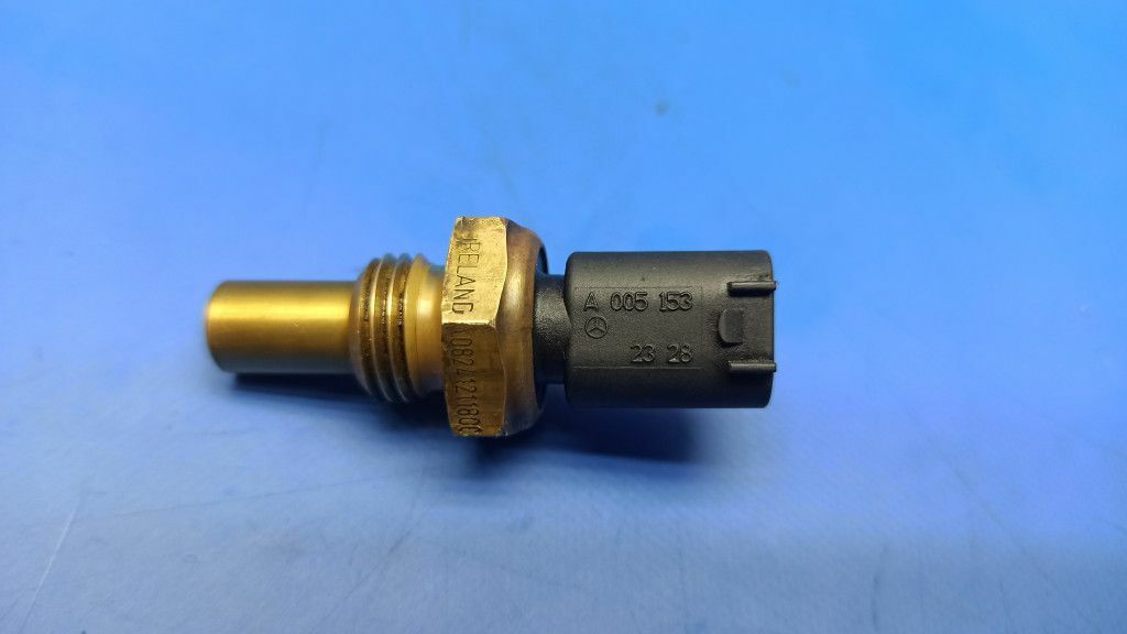 Mercedes-Benz E W212 2011 Diesel oil temperature sensor 