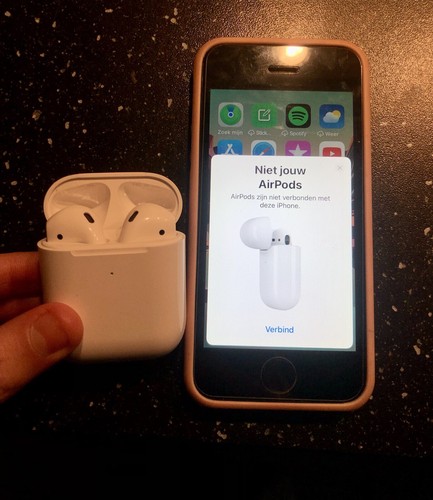 airpods 2nd generation with MagSafe Wireless Charging Case - White - Afbeelding 8 van 10
