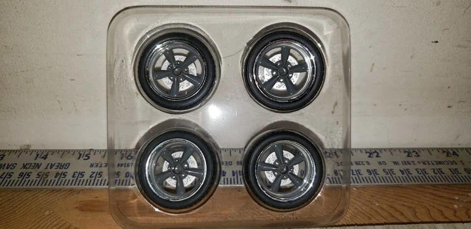 1:18  GMP STREET FIGHTER BILLET WHEELS - DARK GREY SPOKES - 18967- SALE PRICE - Image 3 of 4