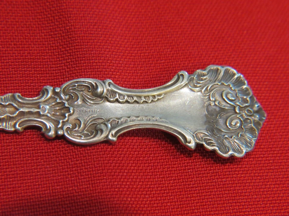 ANTIGUA CUCHARADITA DE PLATA ESTERLINA WHITING MANFACTURING CO. POMPADOUR 5 3/4" Foto 3 de 4