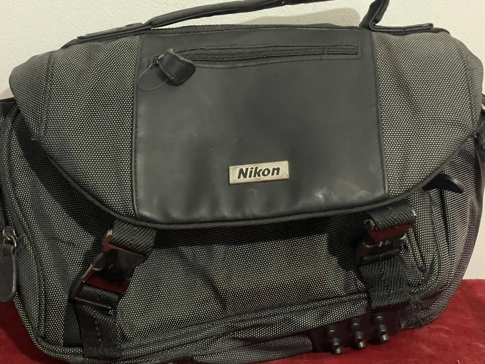 Original Nikon Deluxe Digital SLR Camera Case (Black) - 17001D - Image 2 of 4