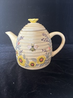 Certified International  Susan Winget Bee Hive Tea Pot Rare All Good