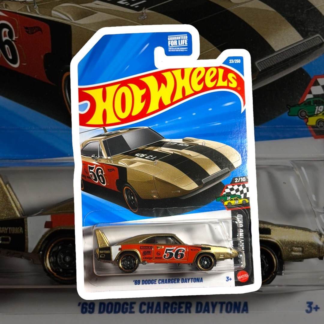 Hot Wheels '69 Dodge Charger Daytona #56 Gold 1:64 HW Racing 2/10