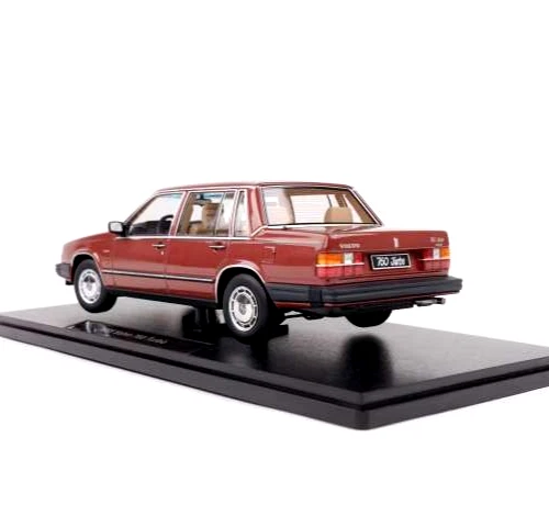 wonderful brandnew diecast-modelcar 1/18 VOLVO 760 TURBO 1984 - darkred metallic - Image 3 of 3