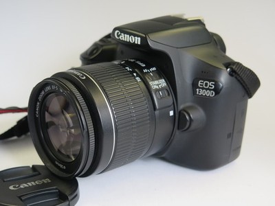     Canon EOS 1300D 18.0MP Digitalkamera mit EF-S 18-55mm IS II Obj.  