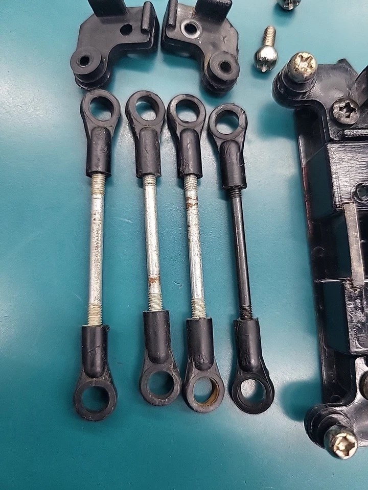 Vintage Kyosho USA 1 STEERING SLIDERS w. Tierods Electric Double Dare 1990s - Image 2 of 4