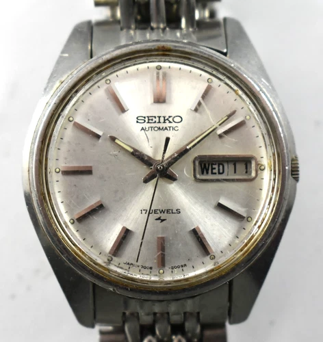 Vintage Seiko Automatic Calendar 17 Jewels 7006-8007 Wrist Watch Runs lot.k1