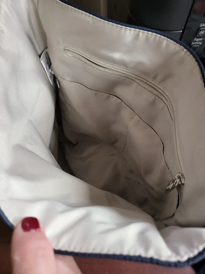 Bolso de Hombro Thirty-One Cuero Moderno Cartera Azul Marino Guijarro, Skies For You Crossbody Foto 4 de 4