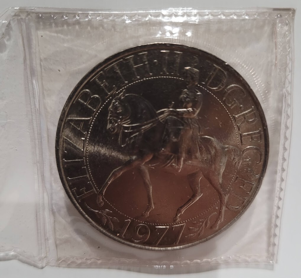 Vintage Queen Elizabeth II 1977 DG REG FD 25th Silver Jubilee Coin