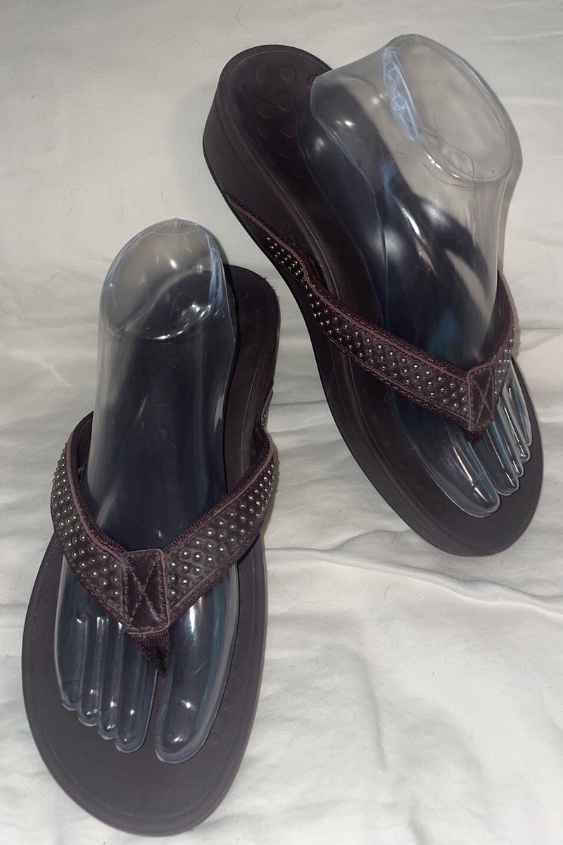 Vionic Orthaheel Kehoe Wine Leather Platform Wedge Studded 